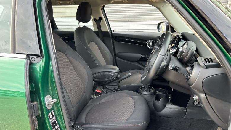 MINI Hatchback 1.5 Cooper Classic II 5dr Petrol Hatchback